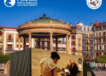Arranca en Pamplona una ofensiva visual antitaurina de Libertad Animal Navarra y el Partido Animalista PACMA