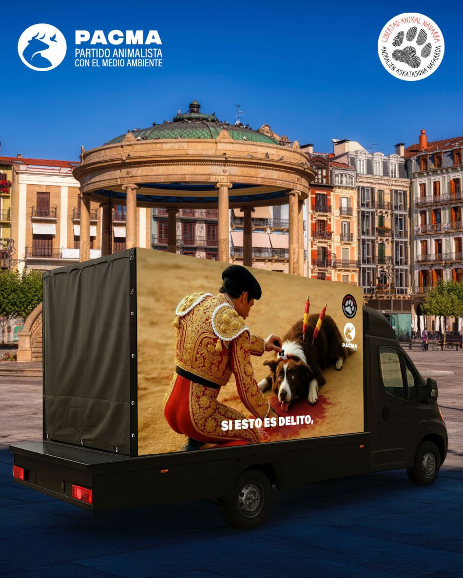 Arranca en Pamplona una ofensiva visual antitaurina de Libertad Animal Navarra y el Partido Animalista PACMA
