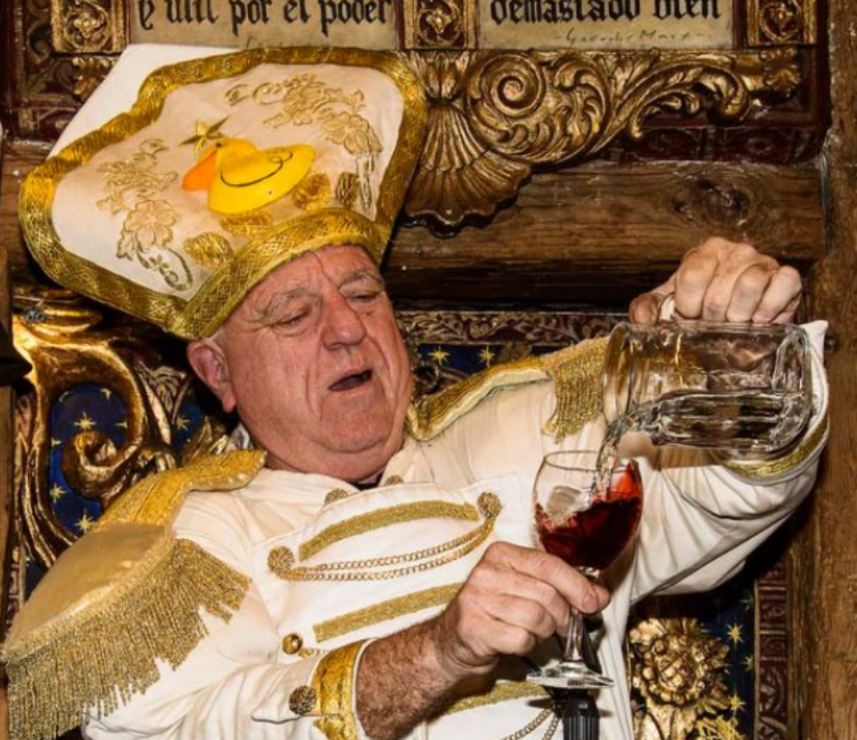Leo Bassi y Teatro del Barrio se unen para celebrar las Bodas Patólicas, donde lo sagrado es el humor, la poesía y la disidencia