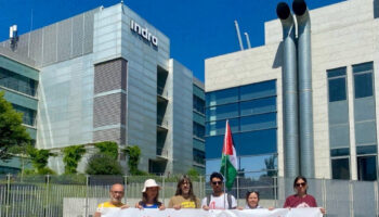 Organizaciones y colectivos denuncian en la Junta de Accionistas de Indra sus vínculos con empresas que se benefician del genocidio en Gaza