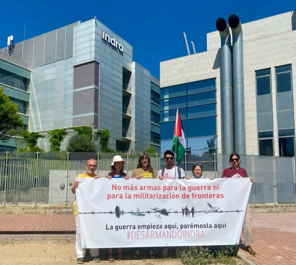 Organizaciones y colectivos denuncian en la Junta de Accionistas de Indra sus vínculos con empresas que se benefician del genocidio en Gaza