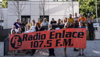 Radio Enlace lanza una campaña de donaciones para evitar el cierre de la emisora