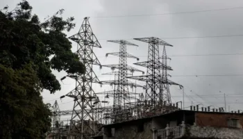 Gobierno de Venezuela denuncia ataque contra cuatro torres de transmisión eléctrica