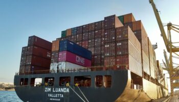 Un nuevo barco vinculado al comercio de armas con Israel es denunciado por un supuesto delito de contrabando