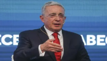 Fiscalía colombiana pide nueve años de prisión domiciliaria para Álvaro Uribe