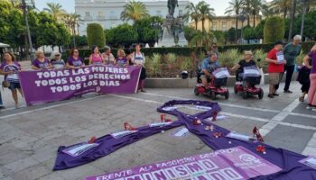 Se concentraron en Jerez contra las violencias machistas, una «barbarie que se intensifica en verano»