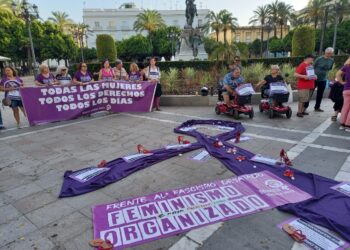 Se concentraron en Jerez contra las violencias machistas, una «barbarie que se intensifica en verano»
