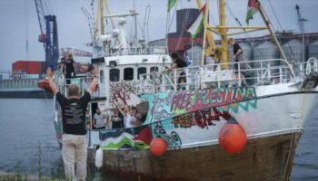 Barco Handala zarpa desde Italia hacia Gaza para romper asedio israelí