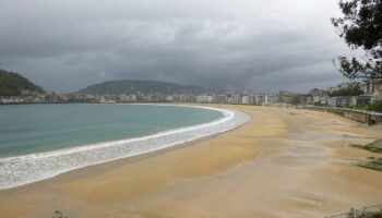 FACUA Euskadi denuncia la falta de medios y equipamiento básico en los socorristas de las playas de San Sebastián