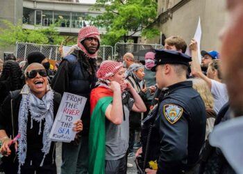 Universidad de Nueva York despide a profesores por apoyo a Palestina