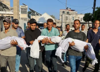 Más de 60 muertos en Gaza por bombardeos israelíes a desplazados