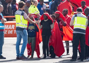 Esquerda Unida denuncia o boicot do Goberno da Xunta de Galicia ante a aplicación do Real Decreto 2/2025 para unha acollida solidaria de nenos, nenas e adolescentes migrantes entre as CCAA do noso país en apoio a Canarias e Ceuta