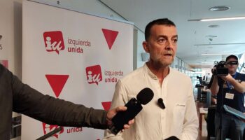 Maíllo presenta la propuesta redactada por IU para abrir una comisión de investigación sobre el ‘caso Montoro’ y señala que esta red corrupta da ejemplo de “la ‘Hacienda patriótica’ del PP”
