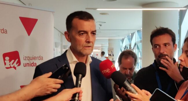 Antonio Maíllo advierte de que “el PP y Vox ya son indistinguibles” tras su congreso después de que Feijóo “haya abierto la pista de cohesión y de alianza entre ambas formaciones”