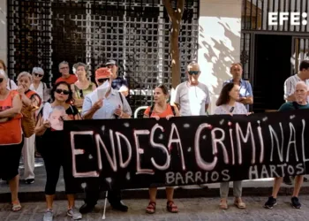 FACUA reclama al Ayuntamiento de Sevilla una actuación urgente para acabar con los constantes cortes de luz en varias barriadas