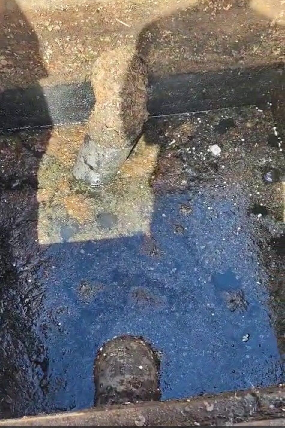 Denuncian vertido ilegal de aguas negras en el alcantarillado en Madrid por parte de Urbaser