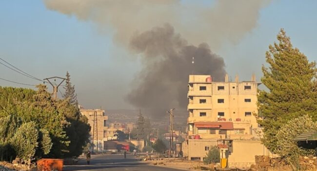 Cazas israelíes bombardean fuerzas del gobierno sirio