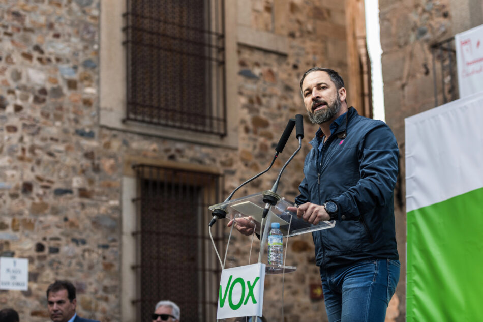 Els Comuns denuncien Abascal i els portaveus de VOX per delictes d’odi pels fets de Torre Pacheco