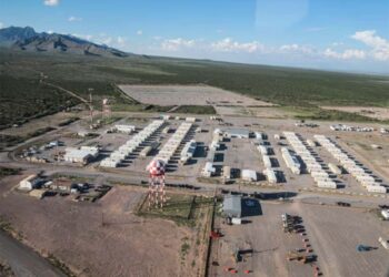 Texas albergará centro de detención de migrantes más grande de EEUU