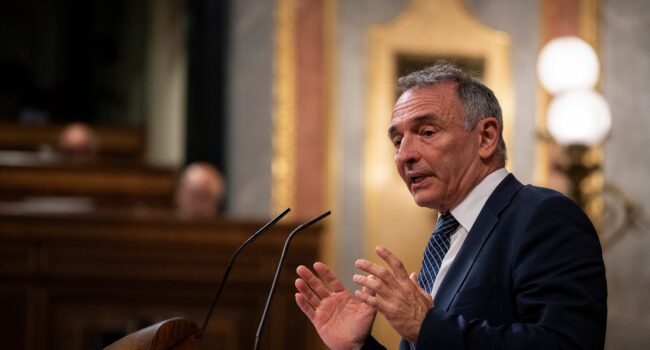 Enrique Santiago reclama a Sánchez en el Pleno que “salgamos de la OTAN” y le recuerda que “la posición de IU y de toda la izquierda plurinacional es clara: ni 5%, ni 2% del PIB para rearme”