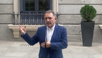 Enrique Santiago registra la petición de IU para que Albares detalle en el Congreso si tiene alguna información de la Comisión Europea del “acuerdo presuntamente alcanzado” entre EEUU y la UE