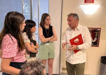 Enrique Santiago denuncia la “connivencia, permisividad y complicidad del PP con las políticas violentas y xenófobas de Vox” por los graves incidentes en Torre Pacheco