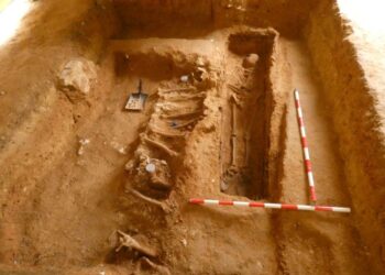 Compromís denuncia la supresión de subvenciones a las exhumaciones de víctimas del franquismo después de que Mazón se comprometiera a su continuidad