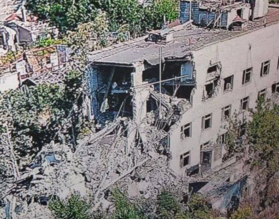 Decenas de personas bajo escombros en edificio bombardeado por Ucrania en Jersón