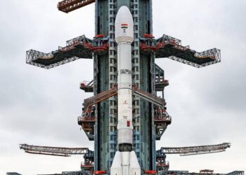 India y la NASA lanzan un satélite al espacio para anticipar desastres naturales