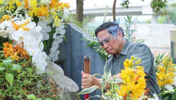 Vietnam recuerda a las víctimas de guerras con su ceremonia de encendido de velas