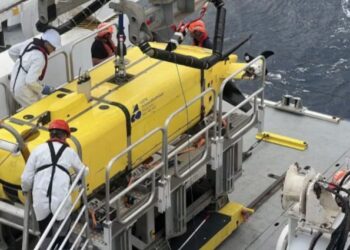 Alianza Verde y Podemos piden al gobierno que se responsabilice de las investigaciones sobre los desechos nucleares frente a la costa gallega y critican la respuesta del CSN, al que urgen a dar explicaciones en el Congreso