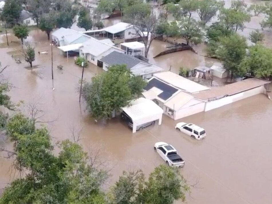Inundaciones en Texas: Ascienden a 43 las muertes, 27 niñas desaparecidas