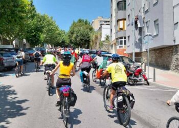 Arranca en Barcelona la Ecomarcha 2025 con el lema «Gotas de esperanza, olas de cambio»