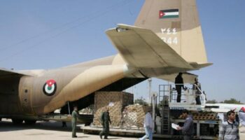 Jordania y Emiratos lanzan por aire ayuda humanitaria a Gaza