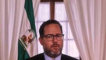 Adelante Andalucía anuncia que «queda prohibido ponerse enfermo en verano»