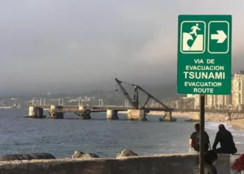 Países latinoamericanos se mantienen en alerta ante impacto de tsunami