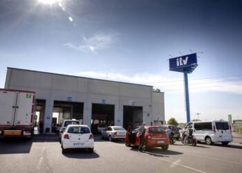 Compromís denuncia el colapso del sistema público de ITV por la inacción del gobierno de Mazón