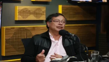 Gustavo Petro rechaza ataques de la derecha colombiana contra zona económica con Venezuela
