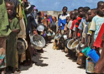 Millones de somalíes rumbo a la hambruna tras fin de ayuda de EEUU