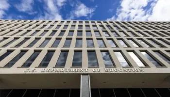 Corte Suprema de EE.UU. permite a Trump desmantelar el Departamento de Educación