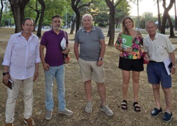 La Gestora de la AAVV del barrio de la Plata de Jerez le traslada a Adelante Andalucía la situación de dejadez por el Ayuntamiento