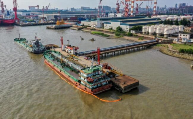 China desafía a EEUU y se niega a parar compra de petróleo a Rusia e Irán
