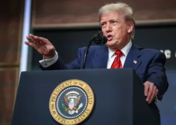 Trump advierte con echar a las personas sin hogar de Washington D.C.