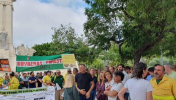 Movimiento Sumar Andalucía con los bomberos forestales andaluces: “Cuidar el monte es cuidar a quienes lo protegen”