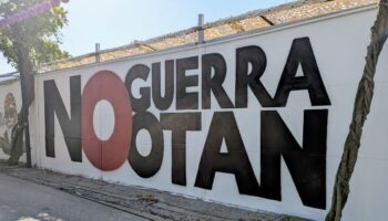 El PCA Málaga denuncia la “censura” del PP en la Feria de Málaga por obligar a borrar un mural pacifista en su caseta ‘Los Claveles-Rincón Cubano’