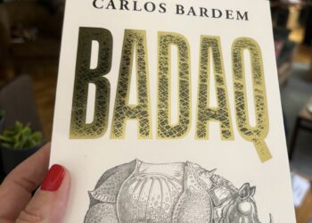 Carlos Bardem presenta Badaq, su última novela, en Manilva, Zahara de los Atunes y Conil de la Frontera