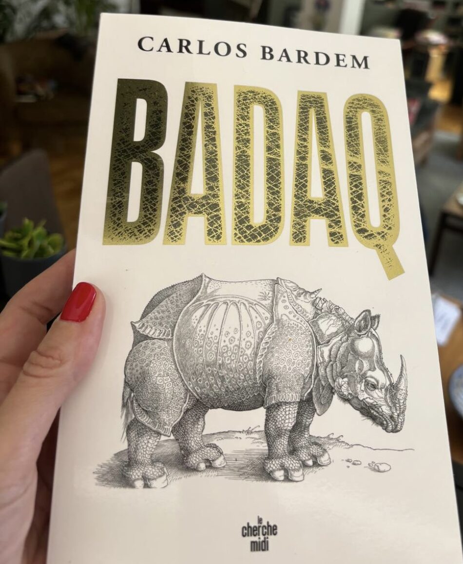 Carlos Bardem presenta Badaq, su última novela, en Manilva, Zahara de los Atunes y Conil de la Frontera