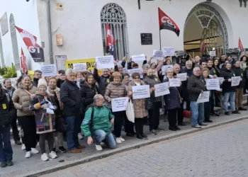 Los trabajadores del Conservatorio de Buñol (Valencia) vuelven a convocar huelga indefinida para el inicio del curso