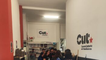 “Obrigáronnos a facelo”: a CUT denuncia a política forestal do PP tras os devastadores lumes en Ourense