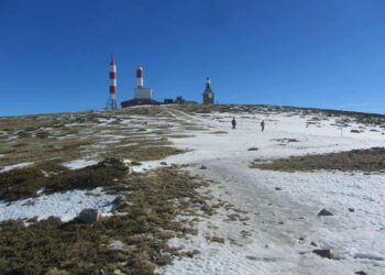 Parques Nacionales apunta que la normativa especifica que la Vuelta Ciclista debe acabar en enclaves urbanos tras una solicitud de Ecologistas
